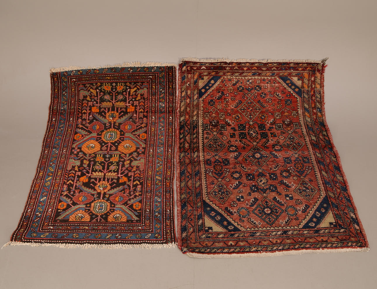 MATTOR, 2 st, handknutna, orienten, 95x135 cm / 112x145 cm, 1900-tal.