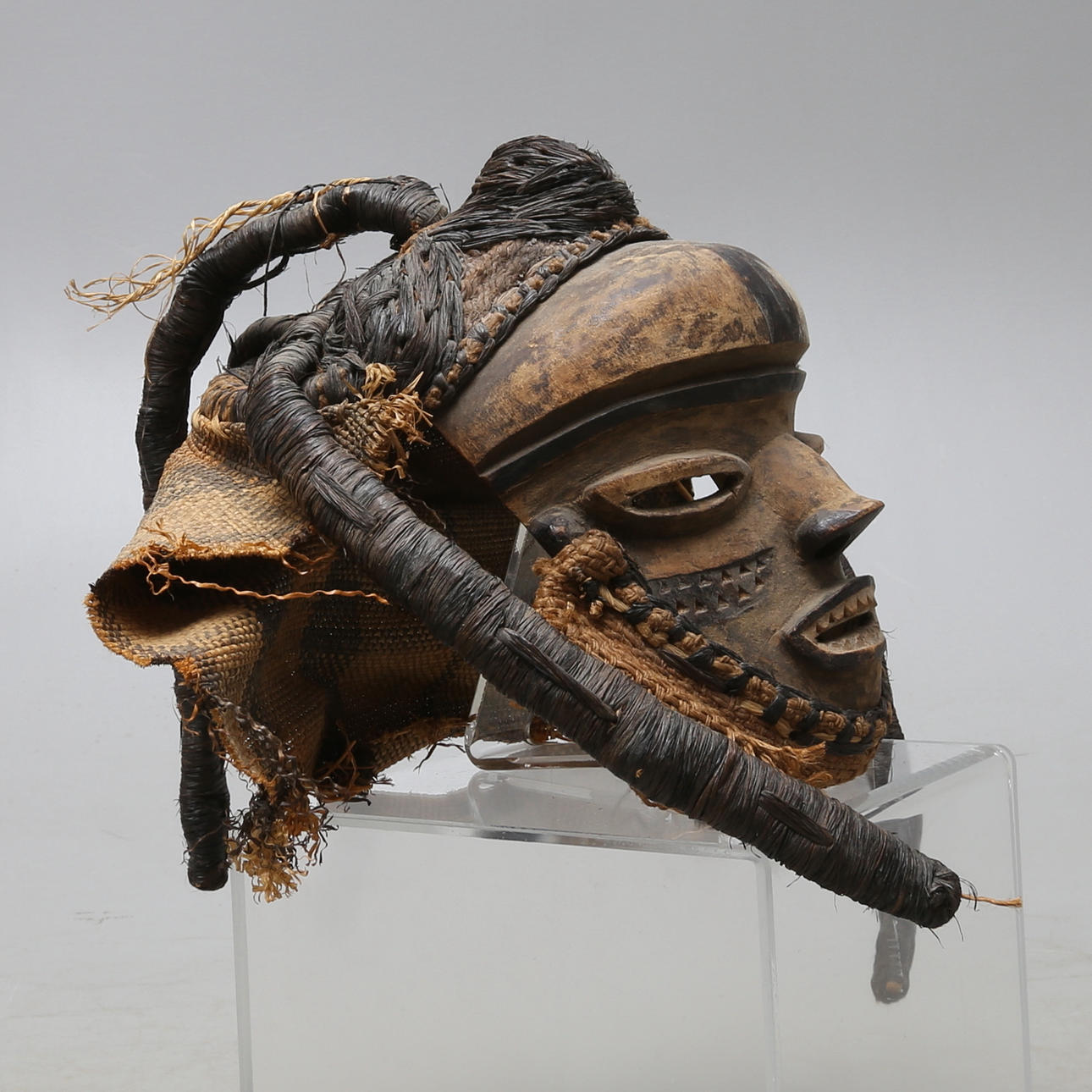 MASK, träskuren, möjligen Pende, Zaire, Afrika, 1900-tal.