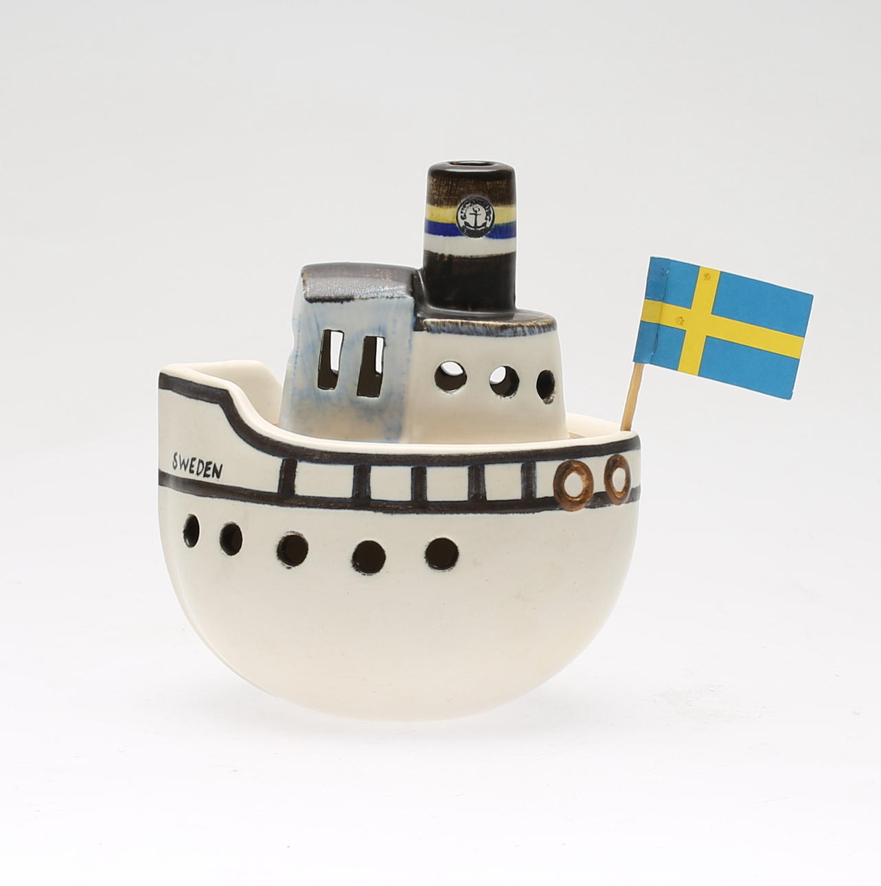 LISA LARSON. Lockskål / ljuslykta, stengods, "Skärgårdsbåt", K-studion, Gustavsberg.