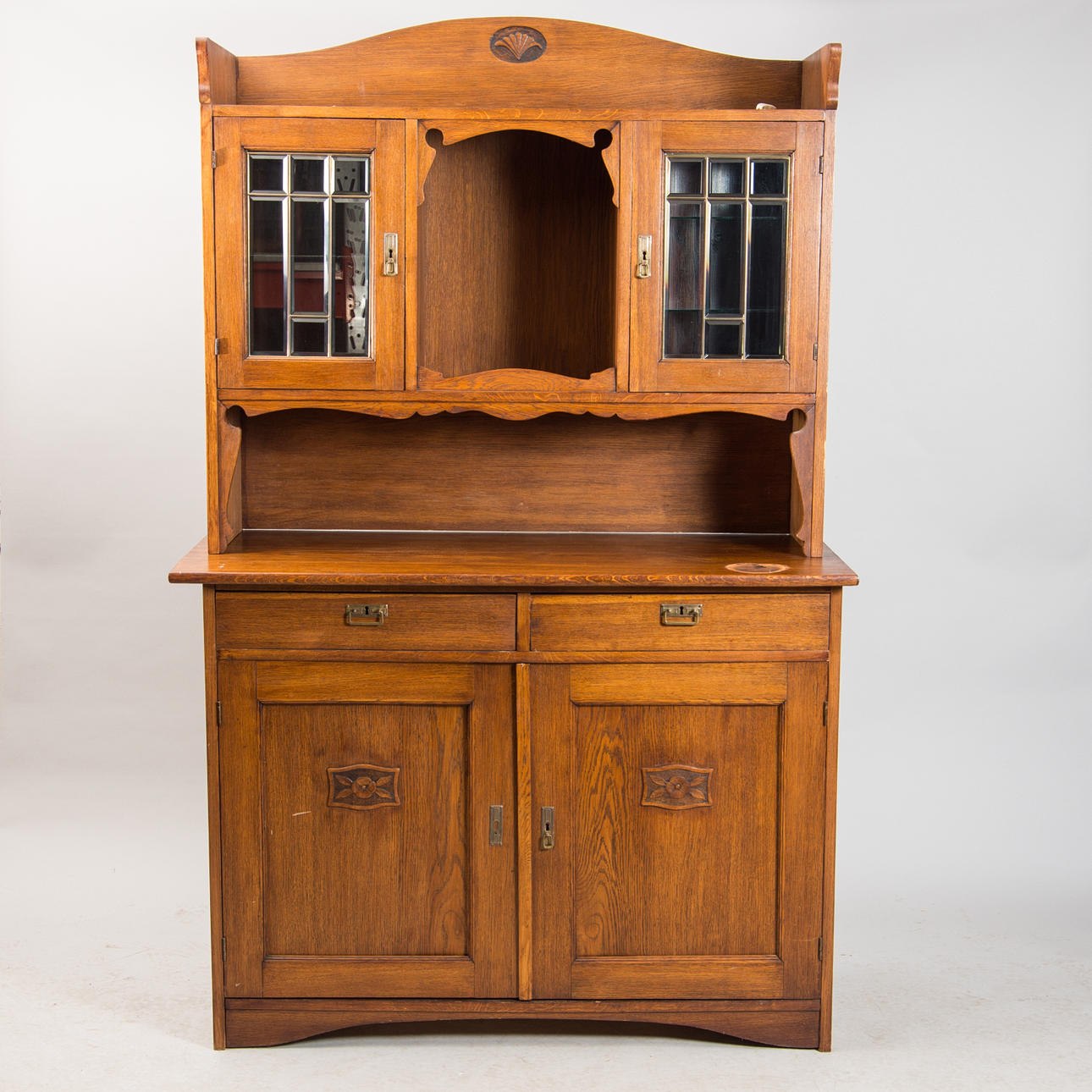 SKÅP MED VITRINÖVERDEL, ek med fasettslipat glas, jugend.