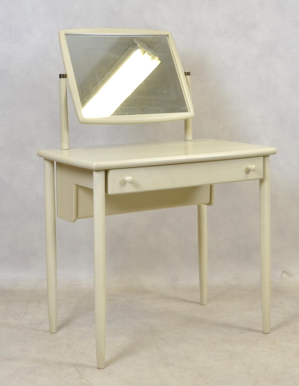 SMINKBORD, "Akka", Totti Laaksos, Asko, Finland. 1960-tal.