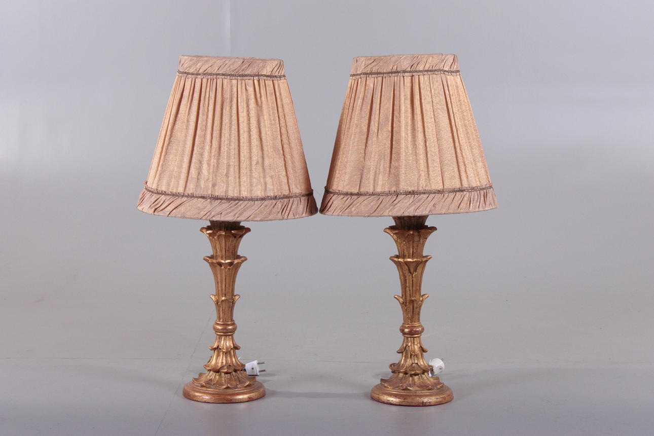 BORDSLAMPOR, ett par, trä, möjligen Italienska.