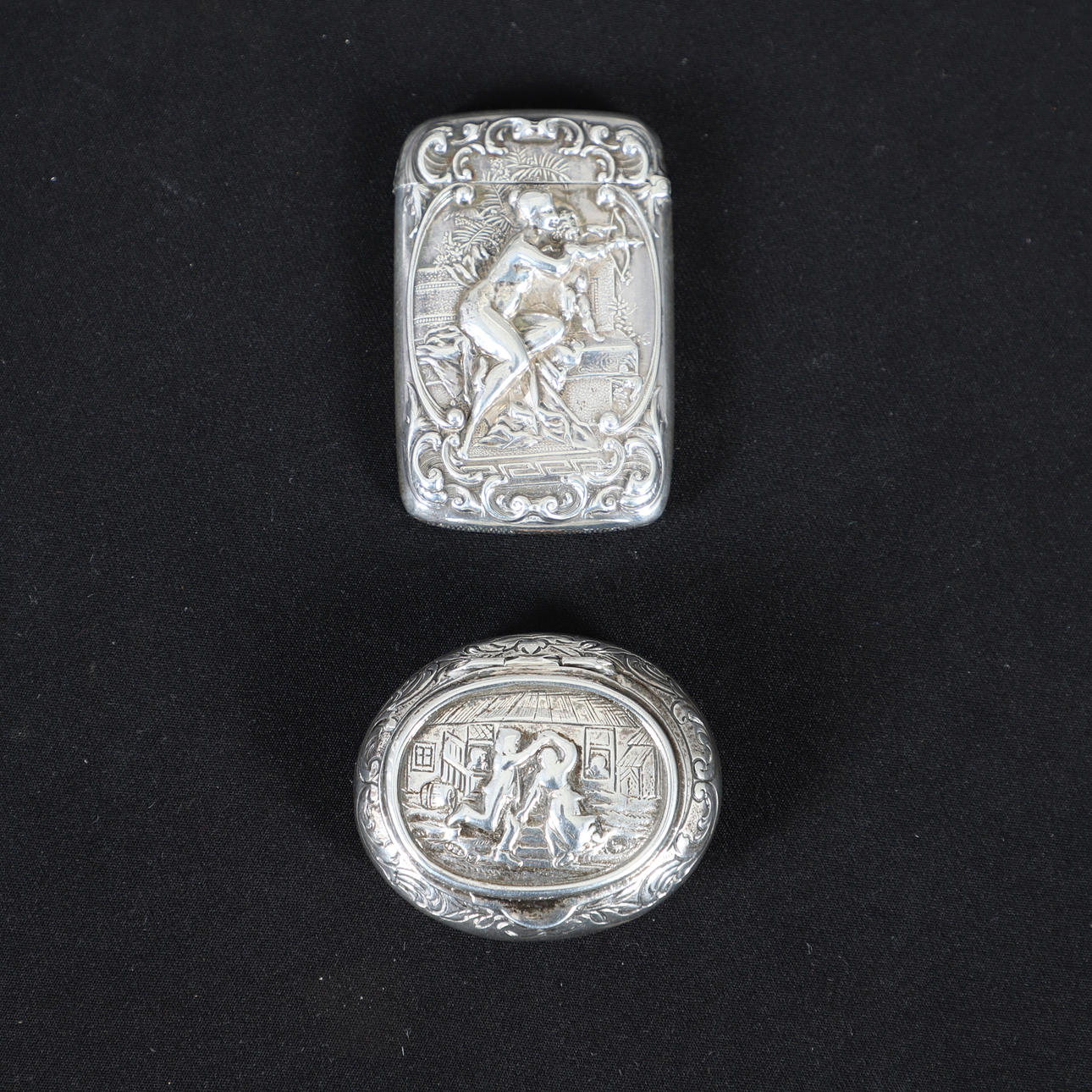 A CONTINENTAL SILVER VESTA CASE.