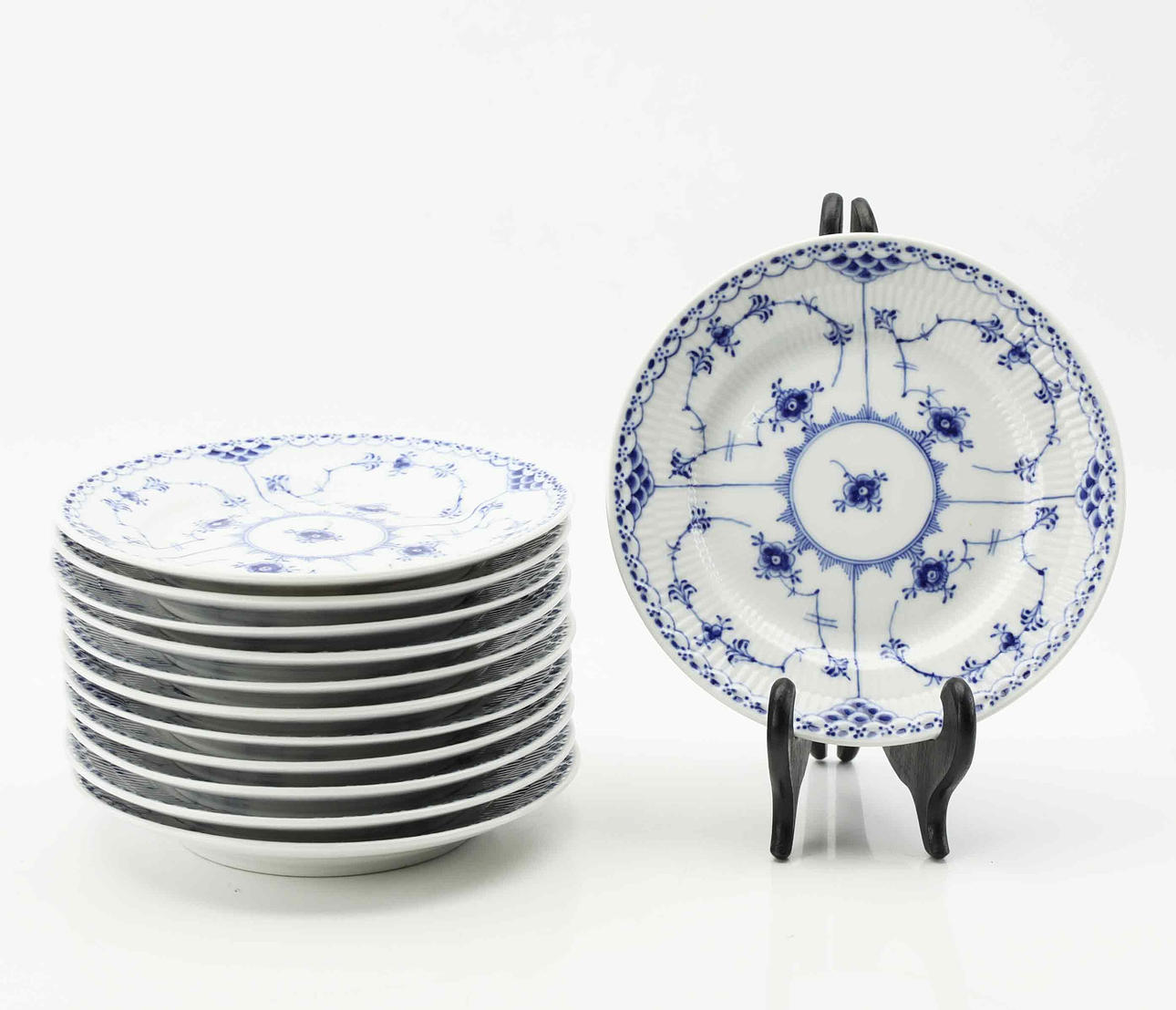 ASSIETTER, 12 stycken, "Musselmalet", No 1/574, porslin, Royal Copenhagen, Danmark