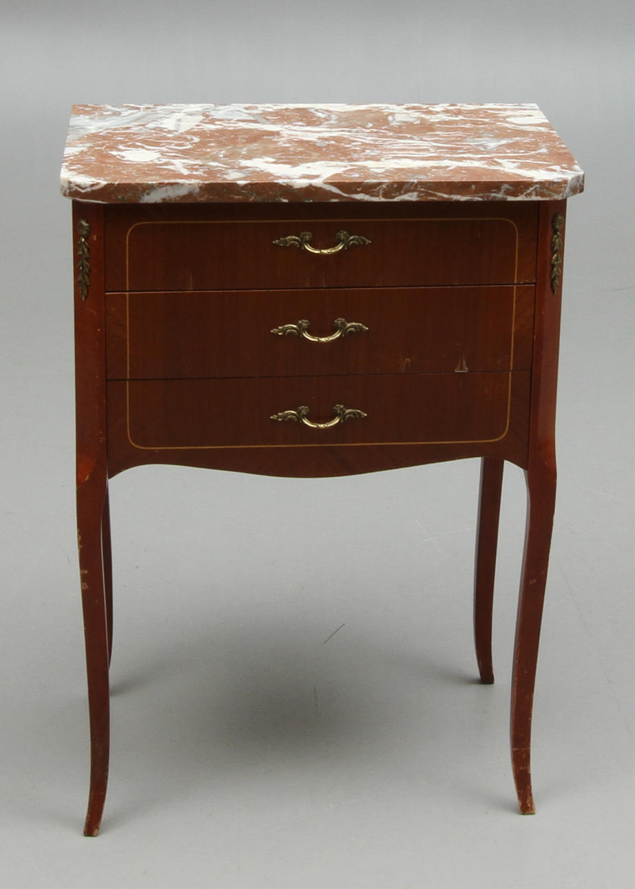 BYRÅ, med stenskiva, 1900-tal.