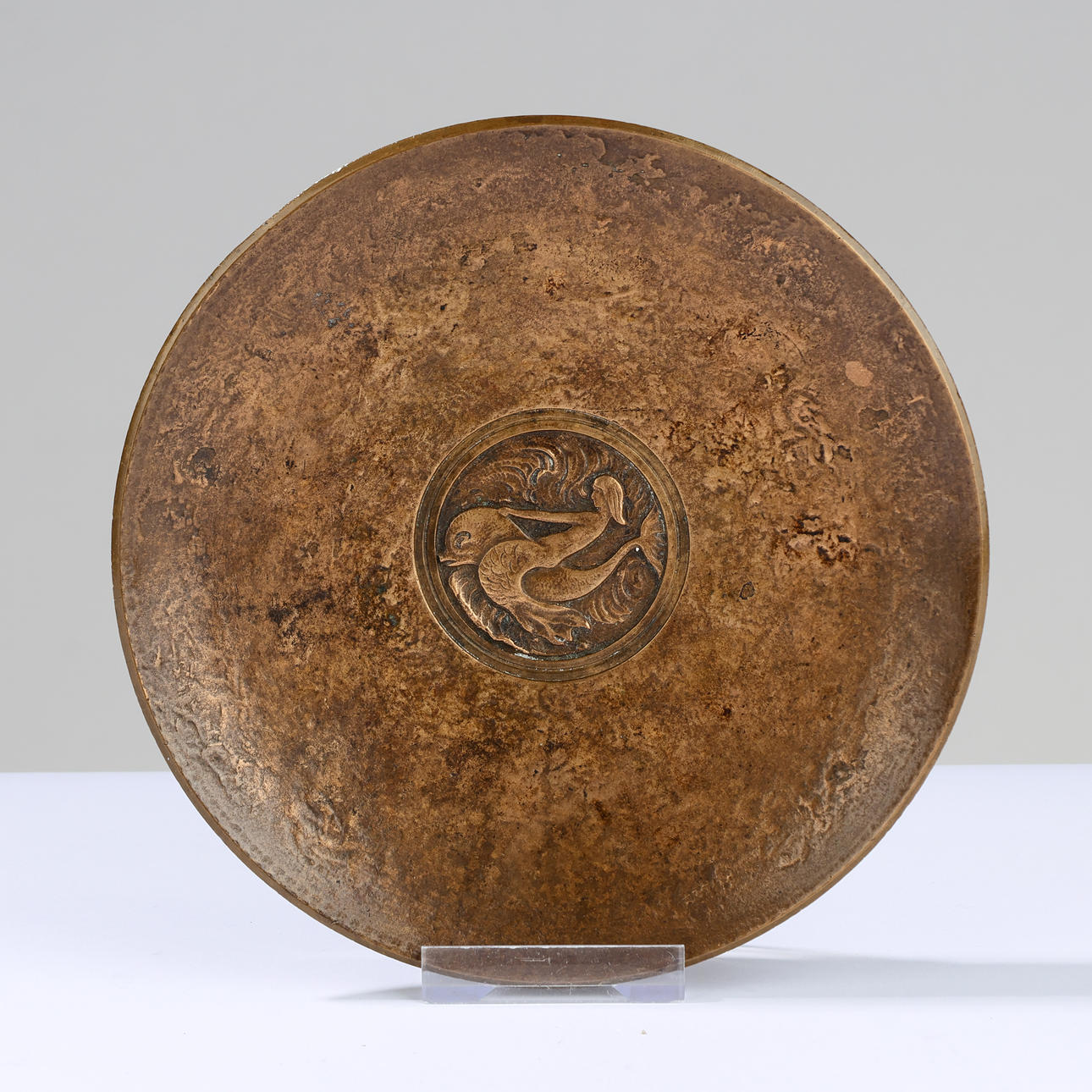 EVAN JENSEN (1888-1978). Cirkulärt fat av brons med relief, modell 240, Danmark, ca 1930/1940-tal