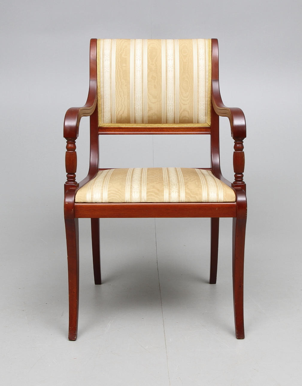 STOL, mahogny, 1900-tal.