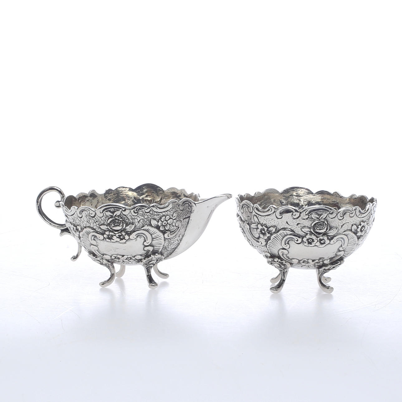 SOCKERSKÅL och GRÄDDKANNA, silver, rokokostil, stämplad JLH, svensk import, 1900-tal.