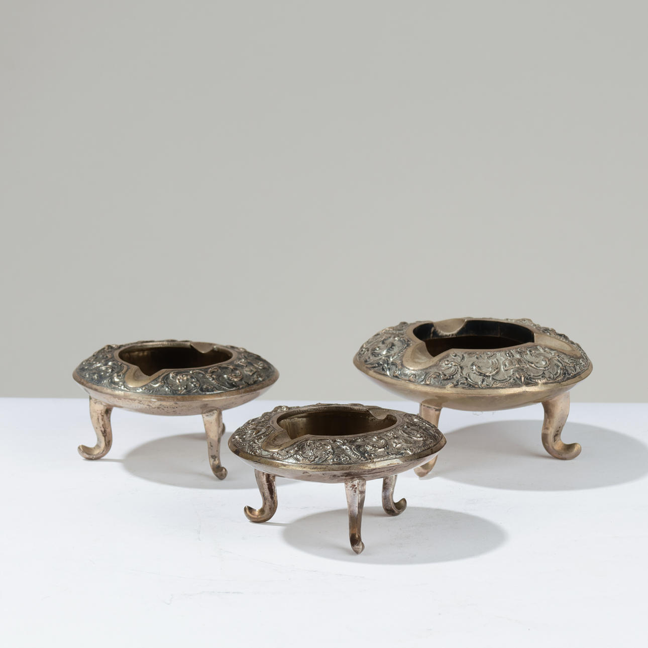 Siam tre orientaliska askfat av sterlingsilver. Siam (Thailand) (3)