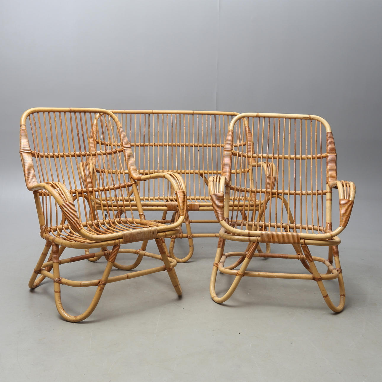 TRÄDGÅRDSGRUPP, 3 delar, bambu och rotting, 1900-tal.