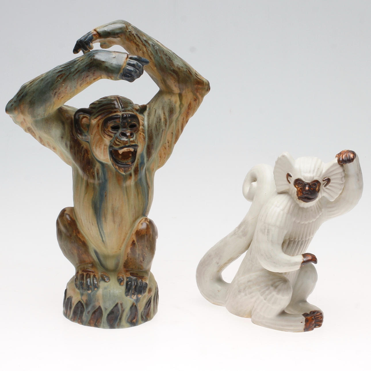 FIGURINER, 2 st, keramik, Gunnar Nylund, Rörstrand samt Arne Ingdam, Danmark, signerade.