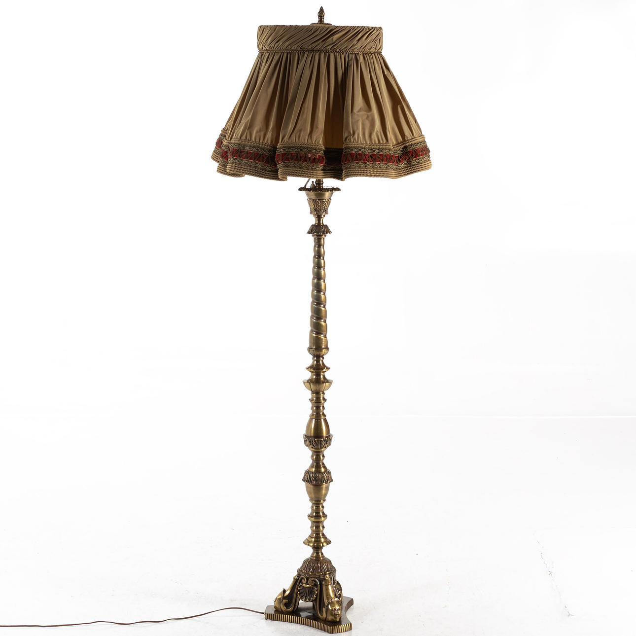 GOLVLAMPA, mässing, barockstil.