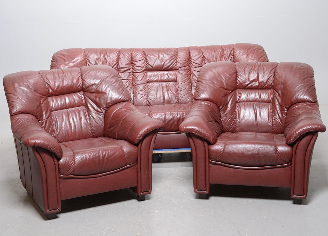 SOFÁ GRUPO CUERO/SKAI.