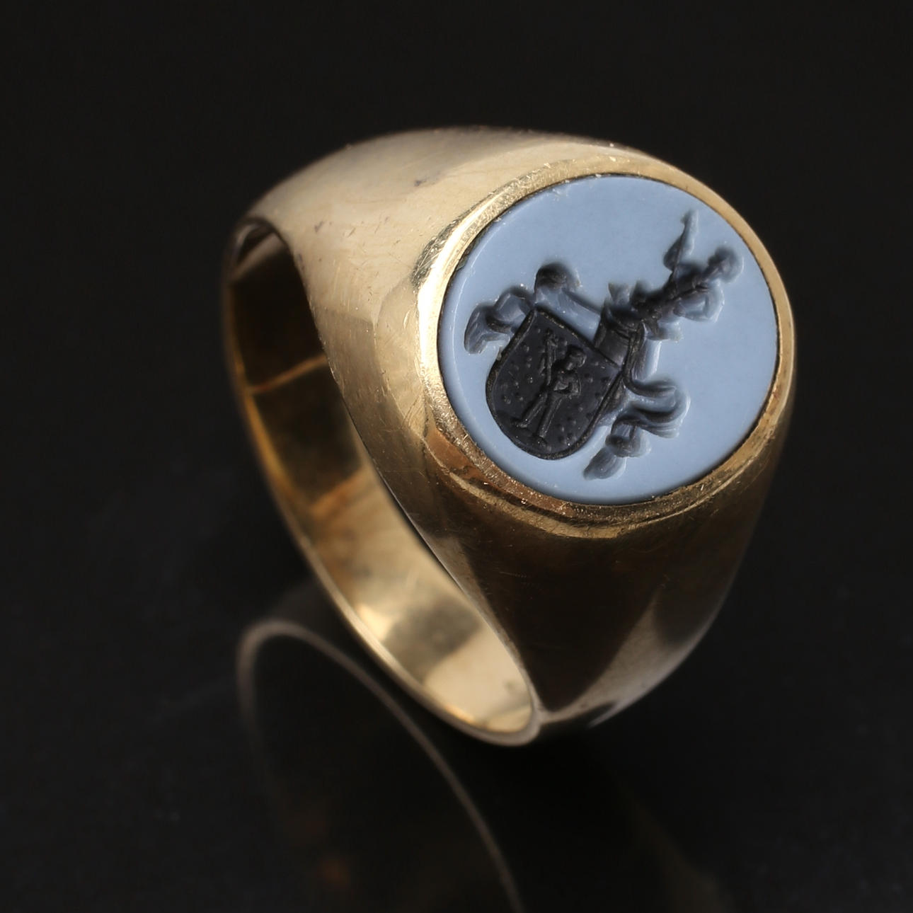 KLACKRING, 14 K guld med sigill, utländska stämplar, 585.