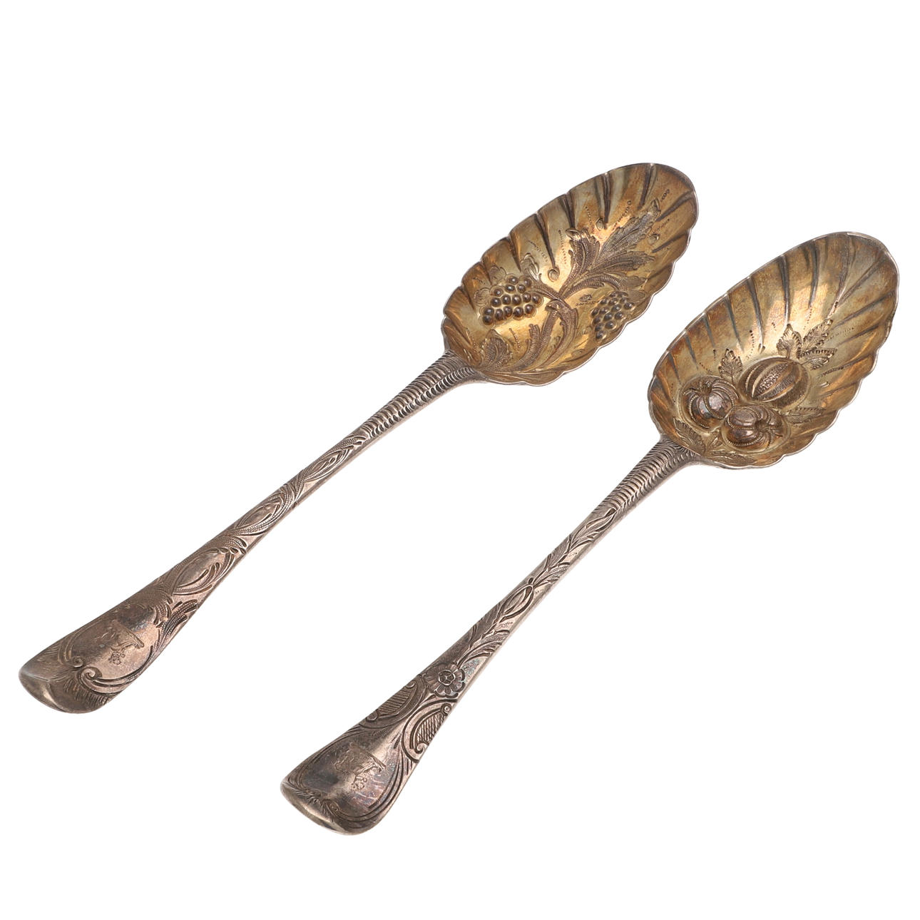 A MATCHED PAIR OF BERRY SERVING SPOONS.