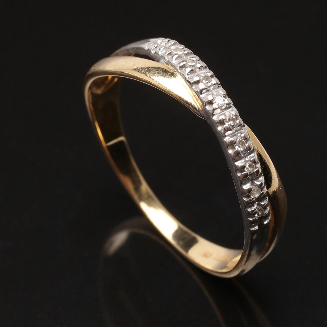 RING, 18K guld besatt med 10 st små stenar, Guldfynd Sverige Ab, 750.