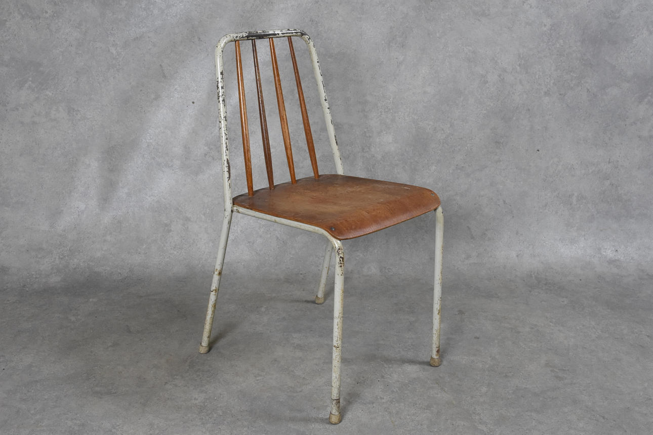 STOL, Bjärnums slöjdfrabik märkt med Televerkets emblem.