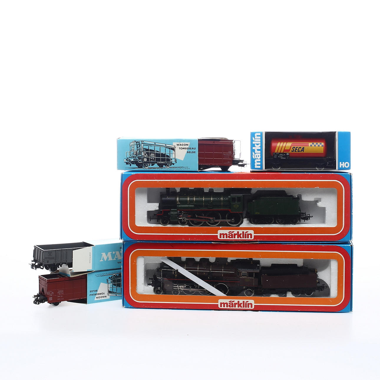 MÄRKLIN två lok Belgien, 3086.6 och 3111.2 samt 4 godsvagnar. Originalkartonger.