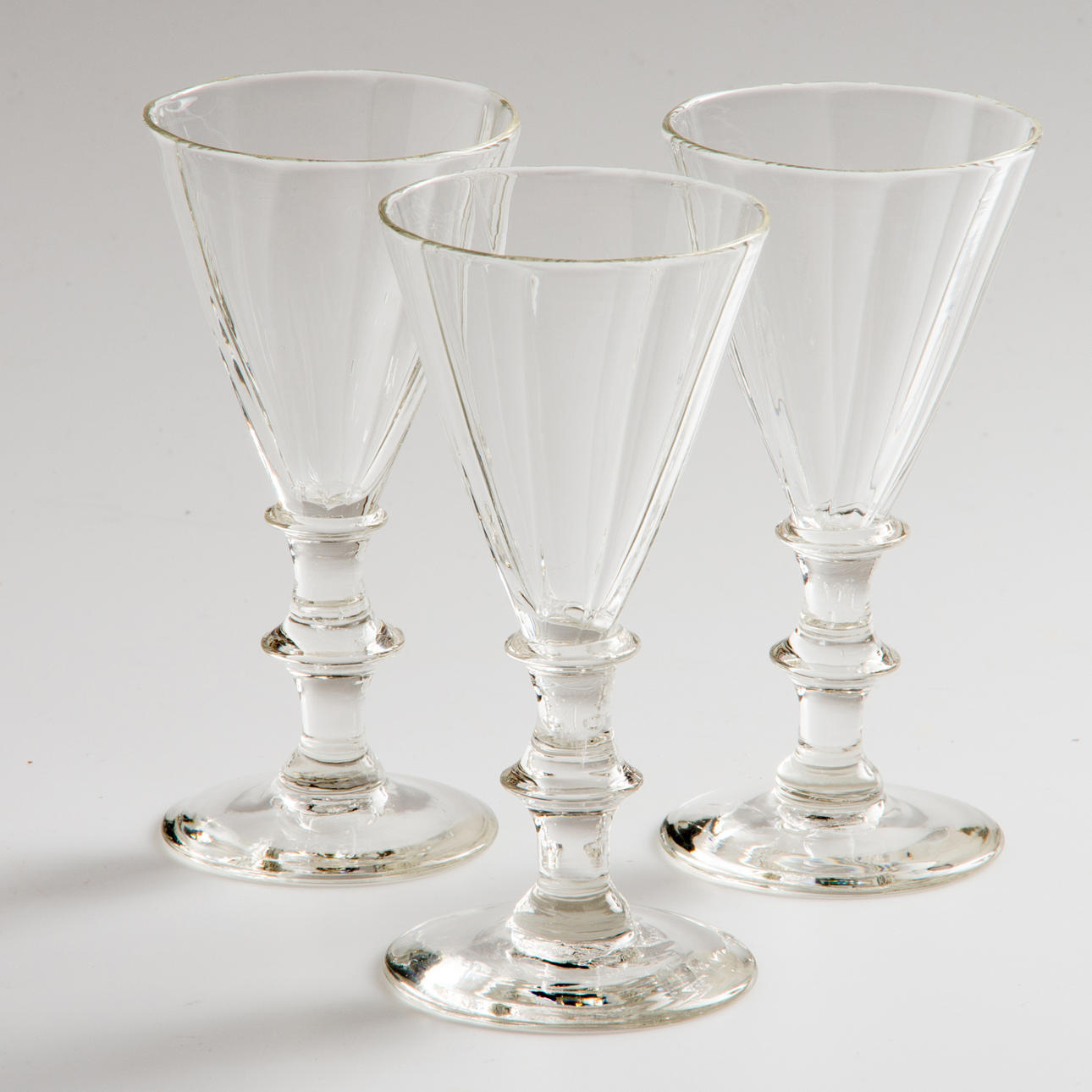 SNAPSGLAS, 3 stycken, paraplyglas, 1800-tal.