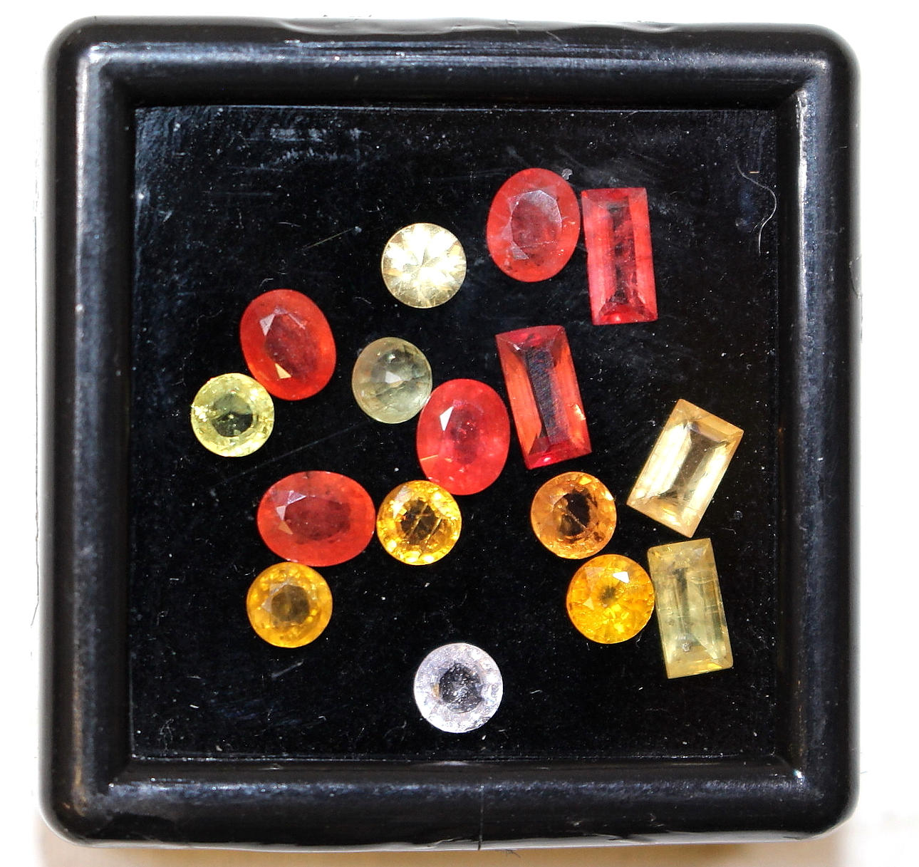 ÄDELSTENAR, safirer, slipning facett, oval rund och baguett, 16 st, 6,57 carat.