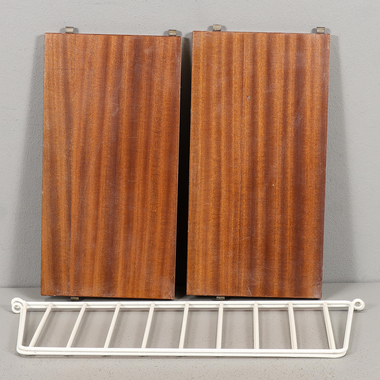 STRINGHYLLA teak.