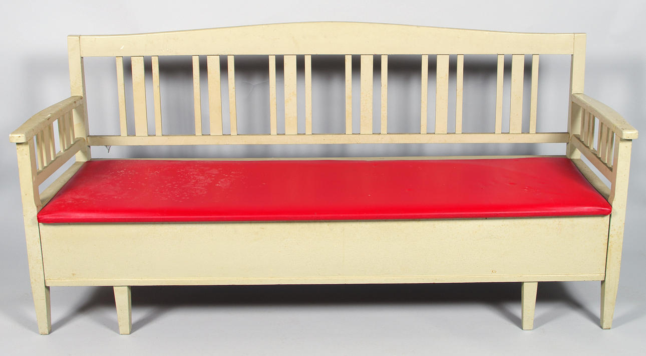 KÖKSSOFFA, gråmålad med galonklädd sits, 1900-tal.