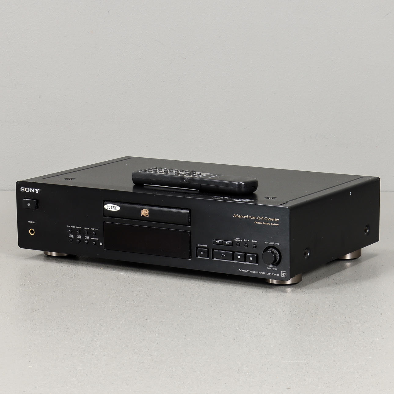 SONY CDP-XB630 QS CD player, circa 2000.