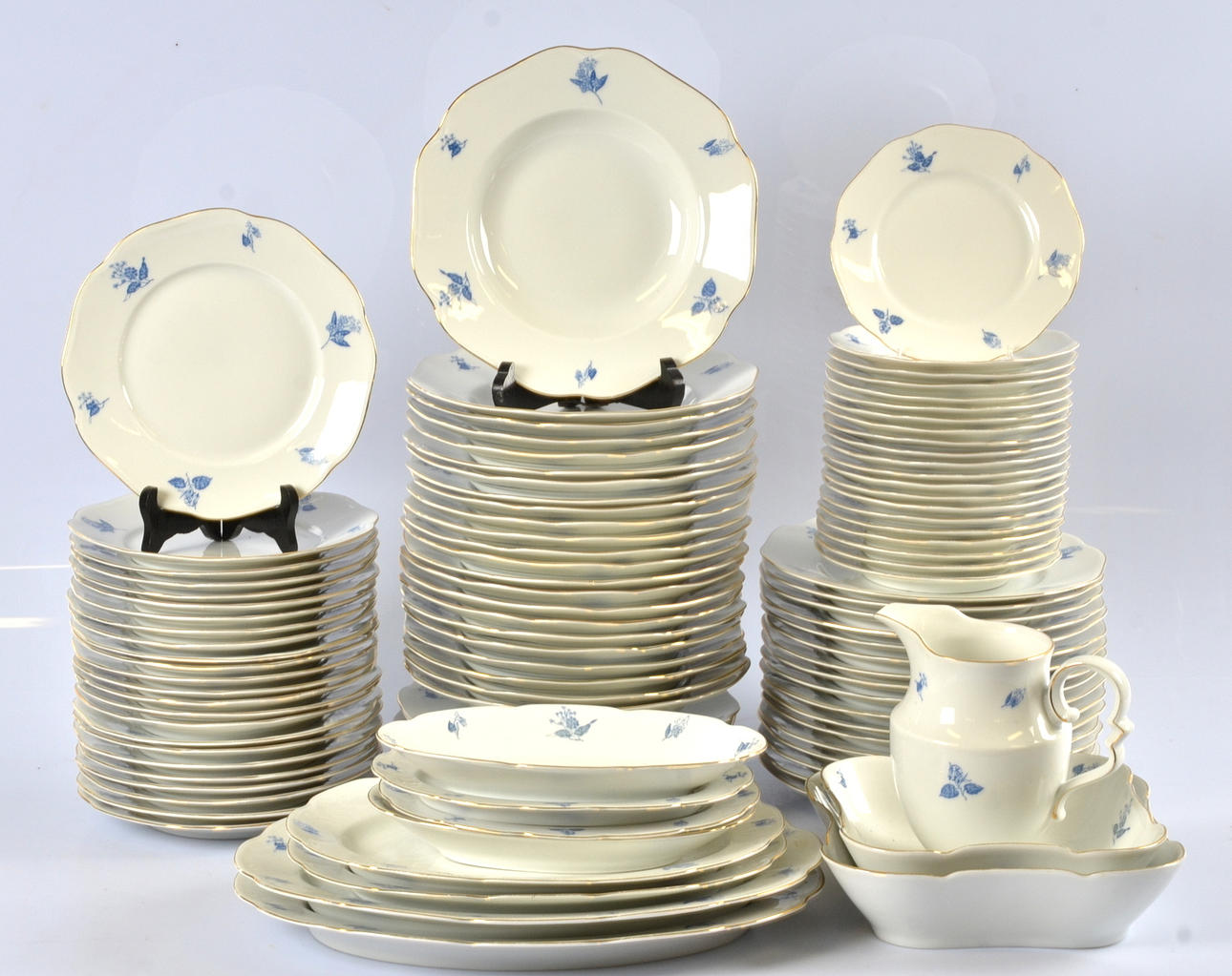 MAT- och KAFFESERVIS, 139 delar, porslin, "Feston Rosenthal", KPM.