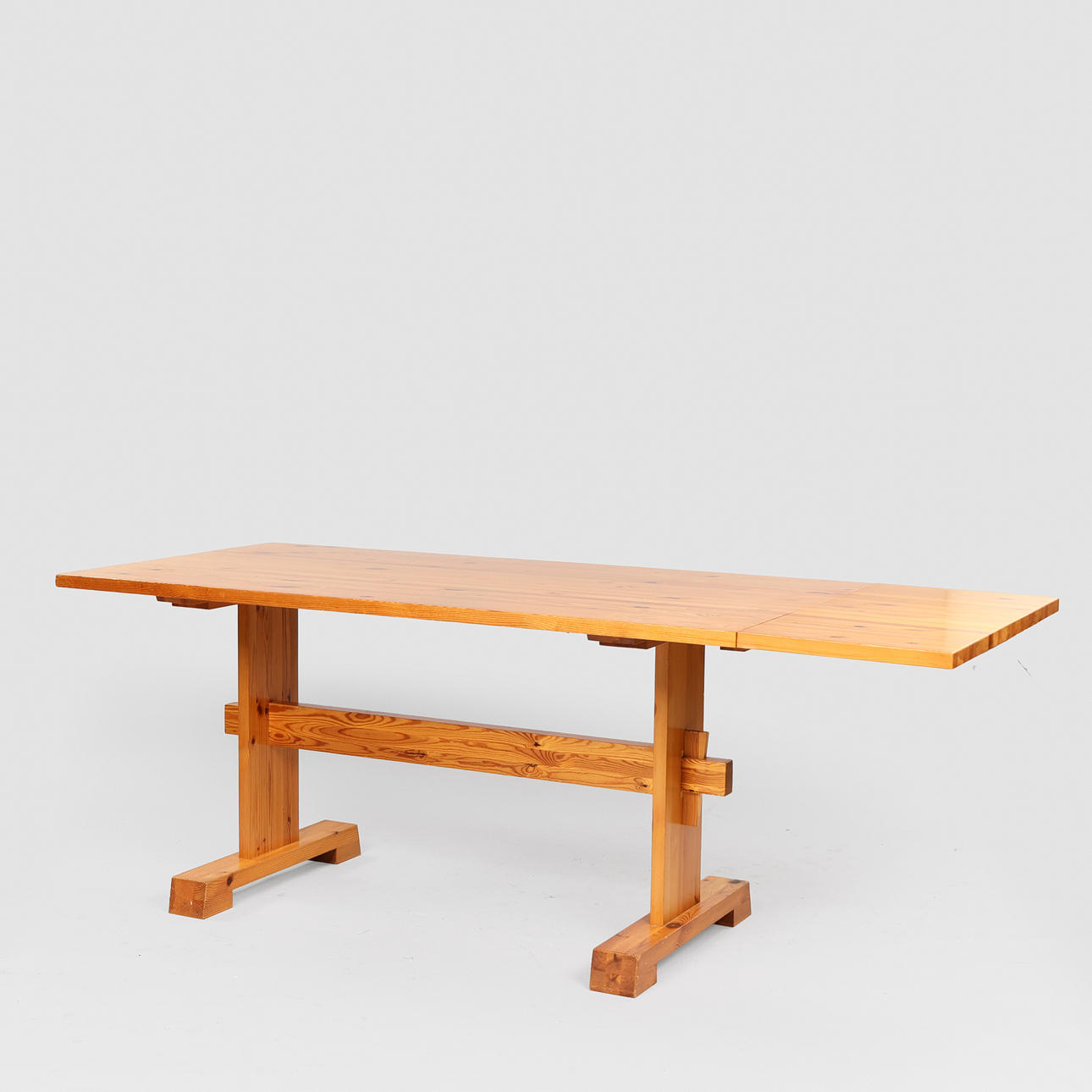 Rectangular pine dining table with leaf and 'Shaker' base, 1970s.
