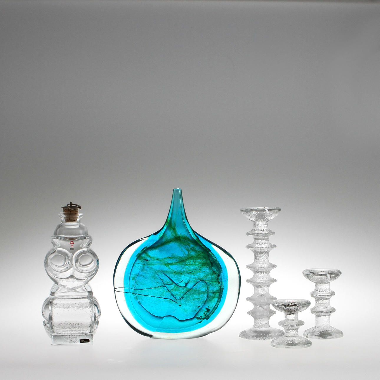 LJUSSTAKAR, 3 st, Iittala, VAS samt KARAFF, glas.