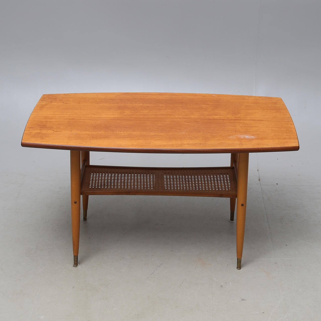 SOFFBORD, med tidningshylla, 1900-tal.