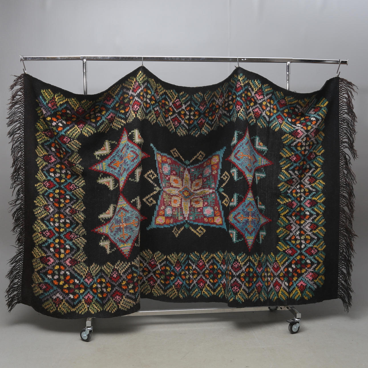 TEXTIL, omkring 1900-talets mitt.