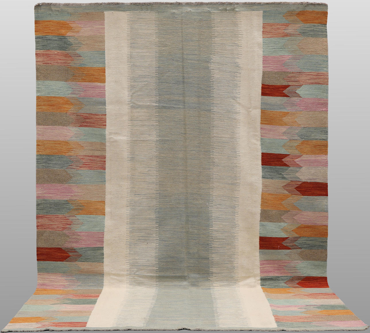 MATTA, "Kelim", 301 x 206 cm.