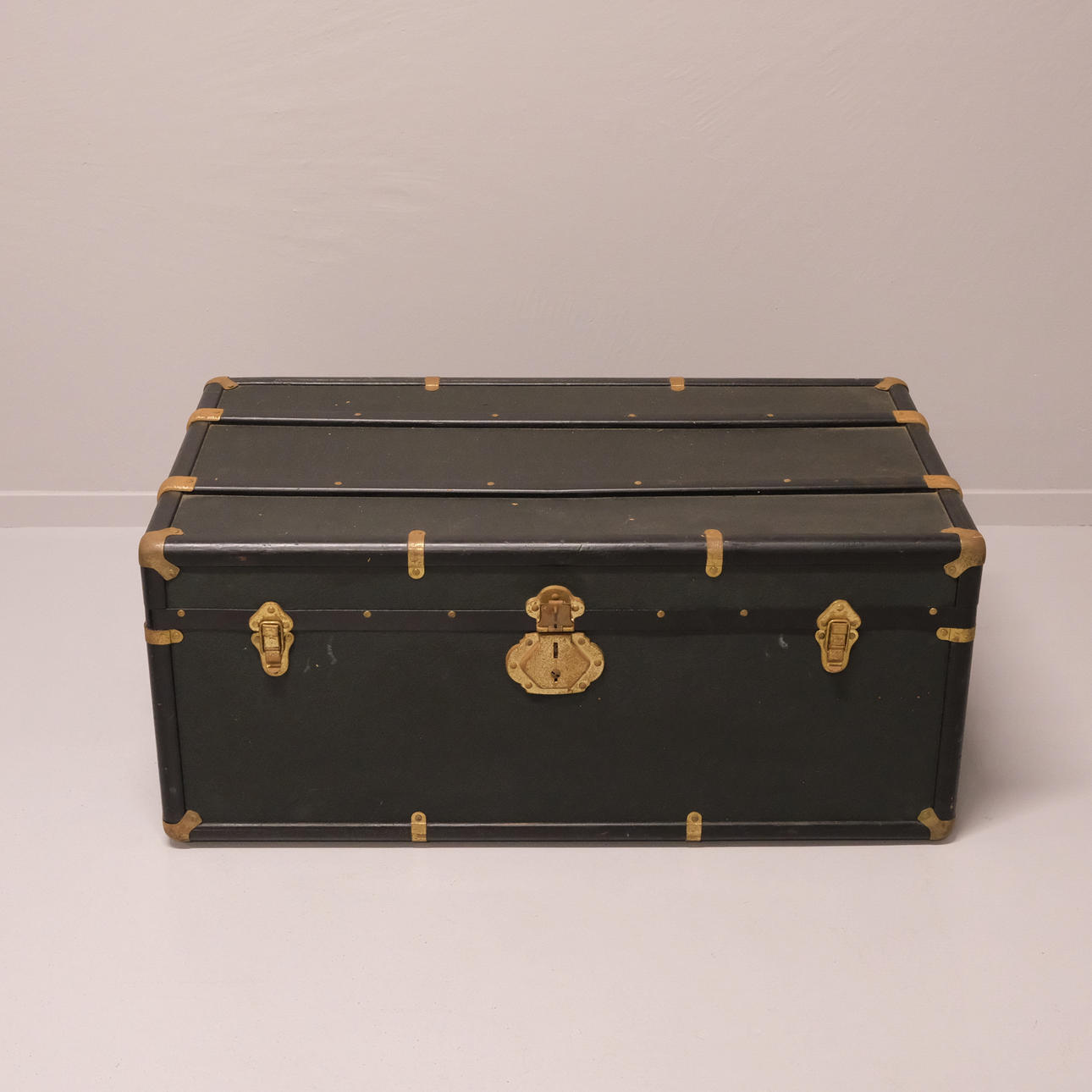 KOFFERT, 1900-TALETS FÖRSTA HÄLFT.