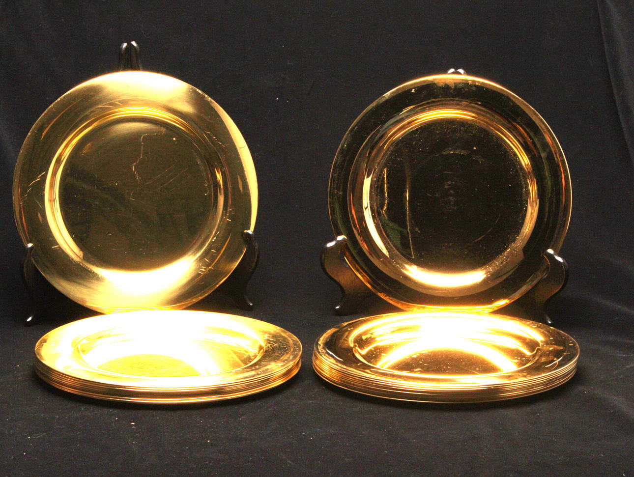 TALLRIKAR, 22 st, mässing, 1900-tal.