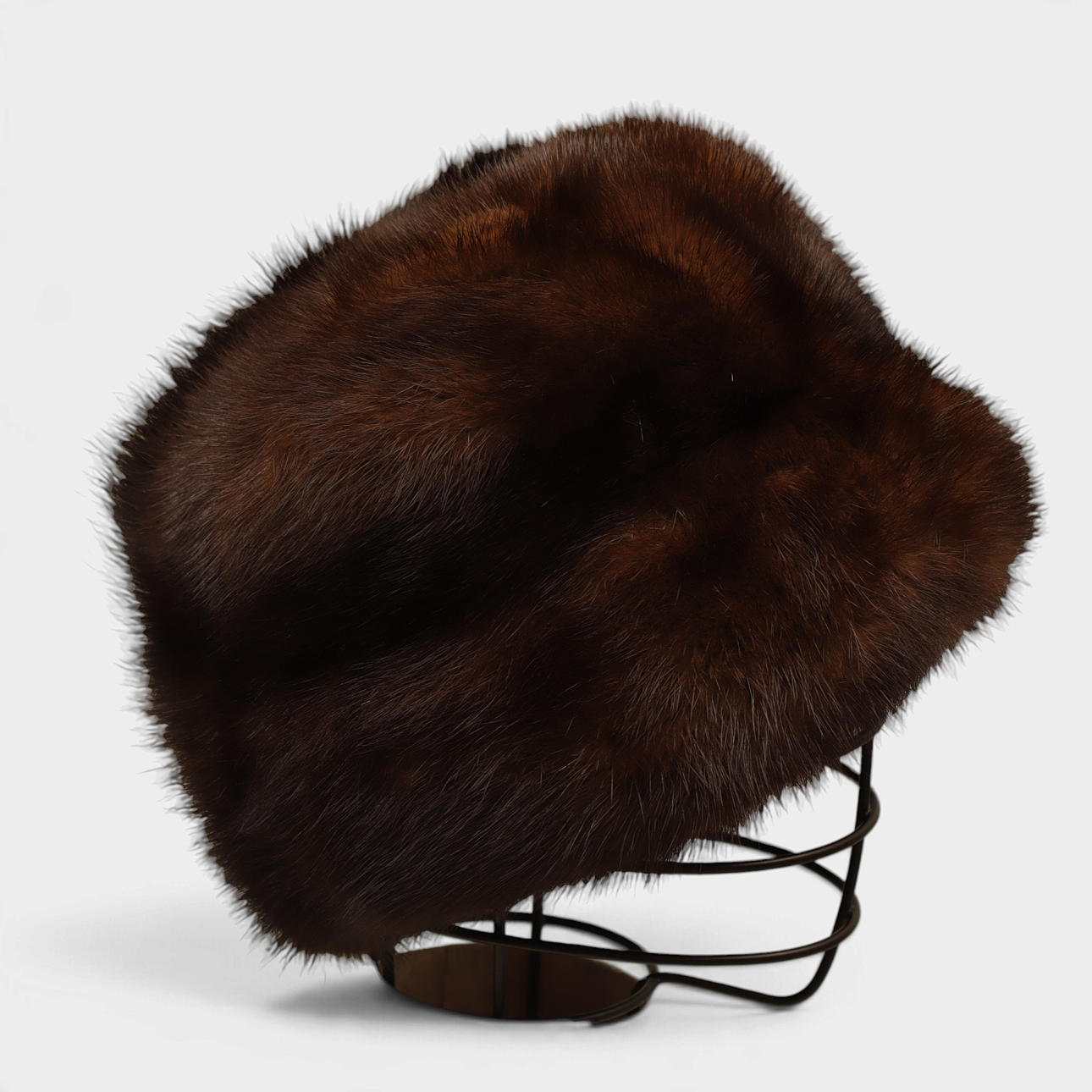 Mössa i mörk mink.