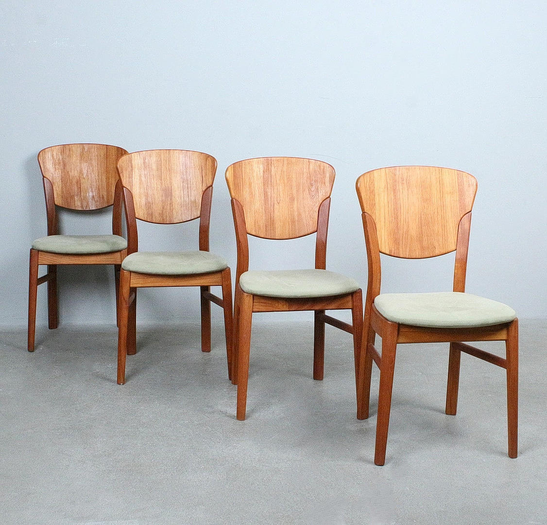 GLOSTRUP. Set stolar / matstolar, teak, Danmark, 1960-tal.