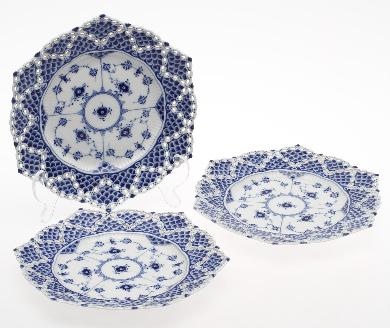 TALLRIKAR, 3 st, porslin, "Musselmalet", Royal Copenhagen.