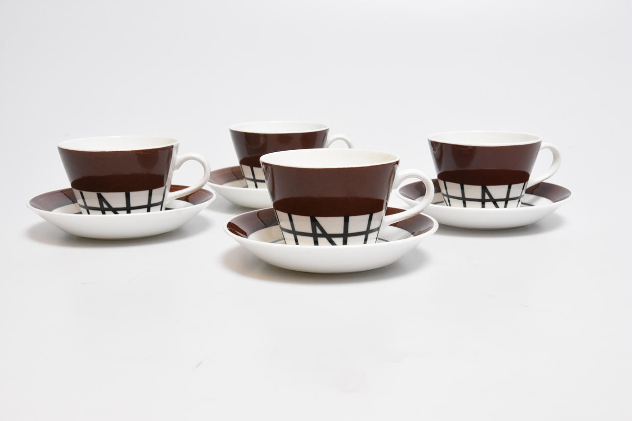 KAFFEKOPPAR, 8 delar " Korsvirke " möjligen Stig Lindberg Gustavsberg.