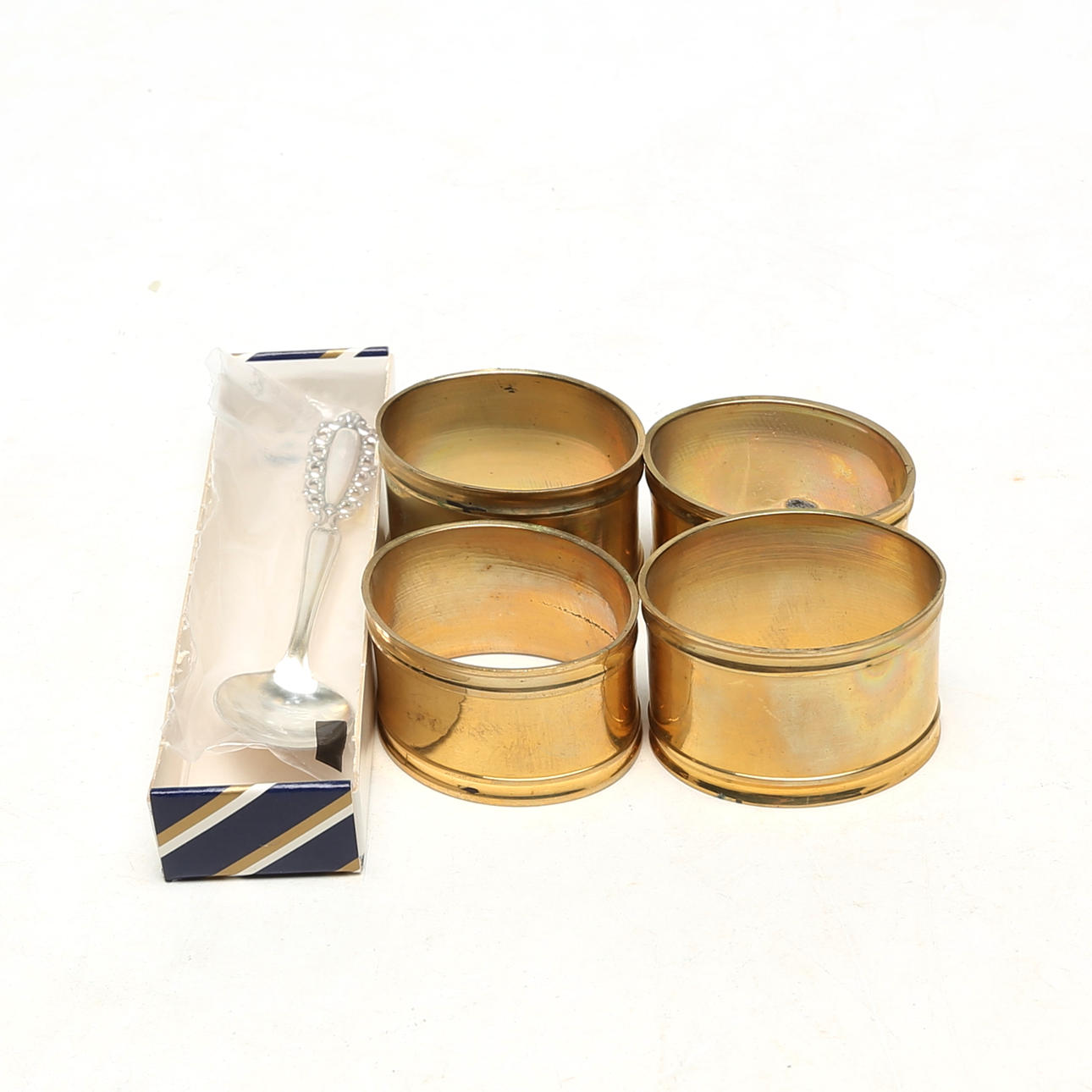 KAFFESKED, silver, SERVETTRINGAR 4 st, metall.