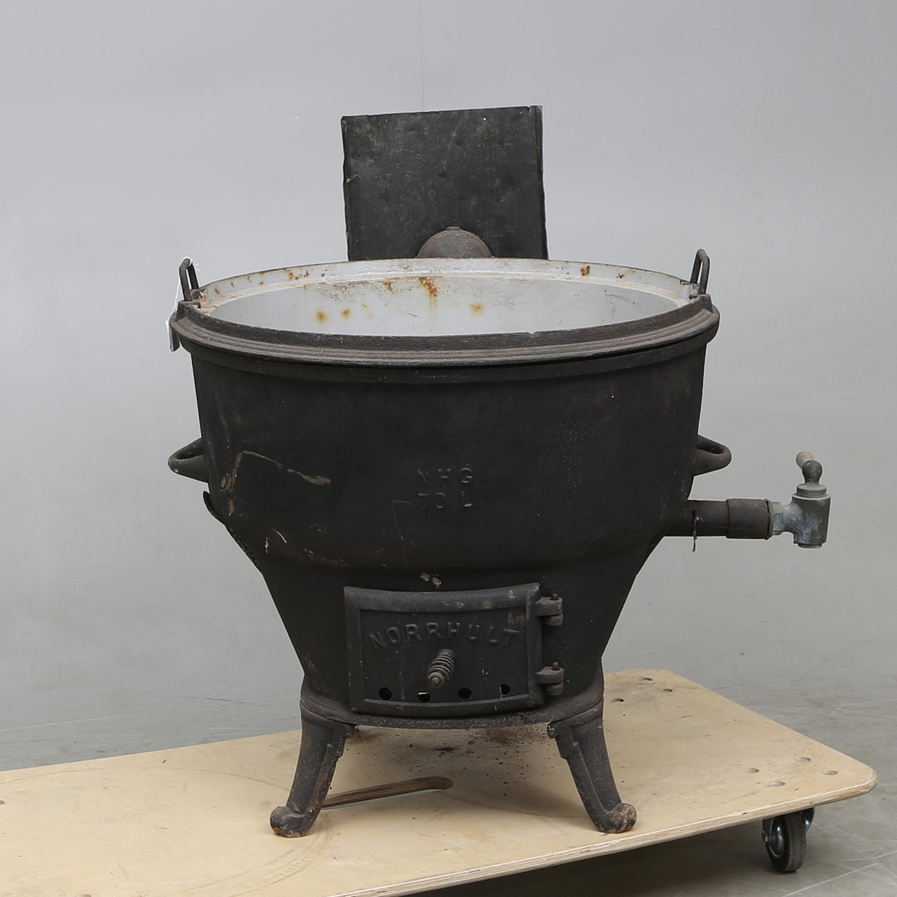 VATTENVÄRMARE, gjutjärn, Norrhult, 1900-talets första hälft.