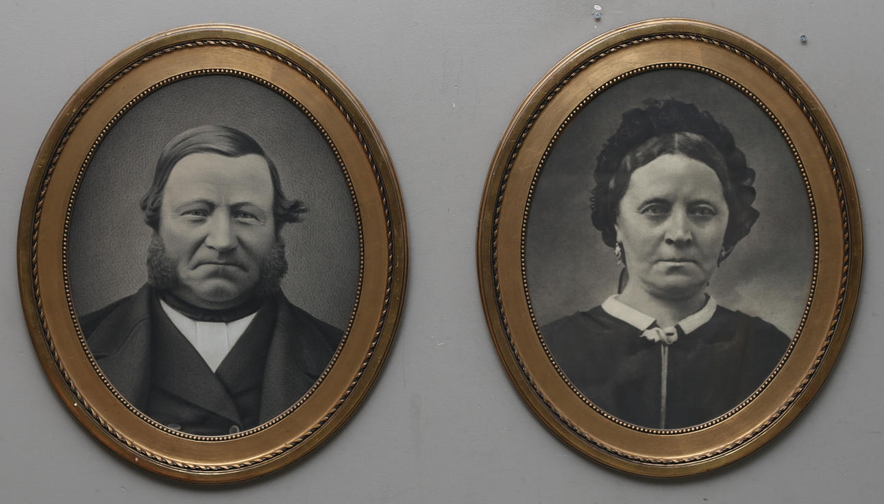 RAMAR, ett par, gustaviansk stil, 1900-tal.