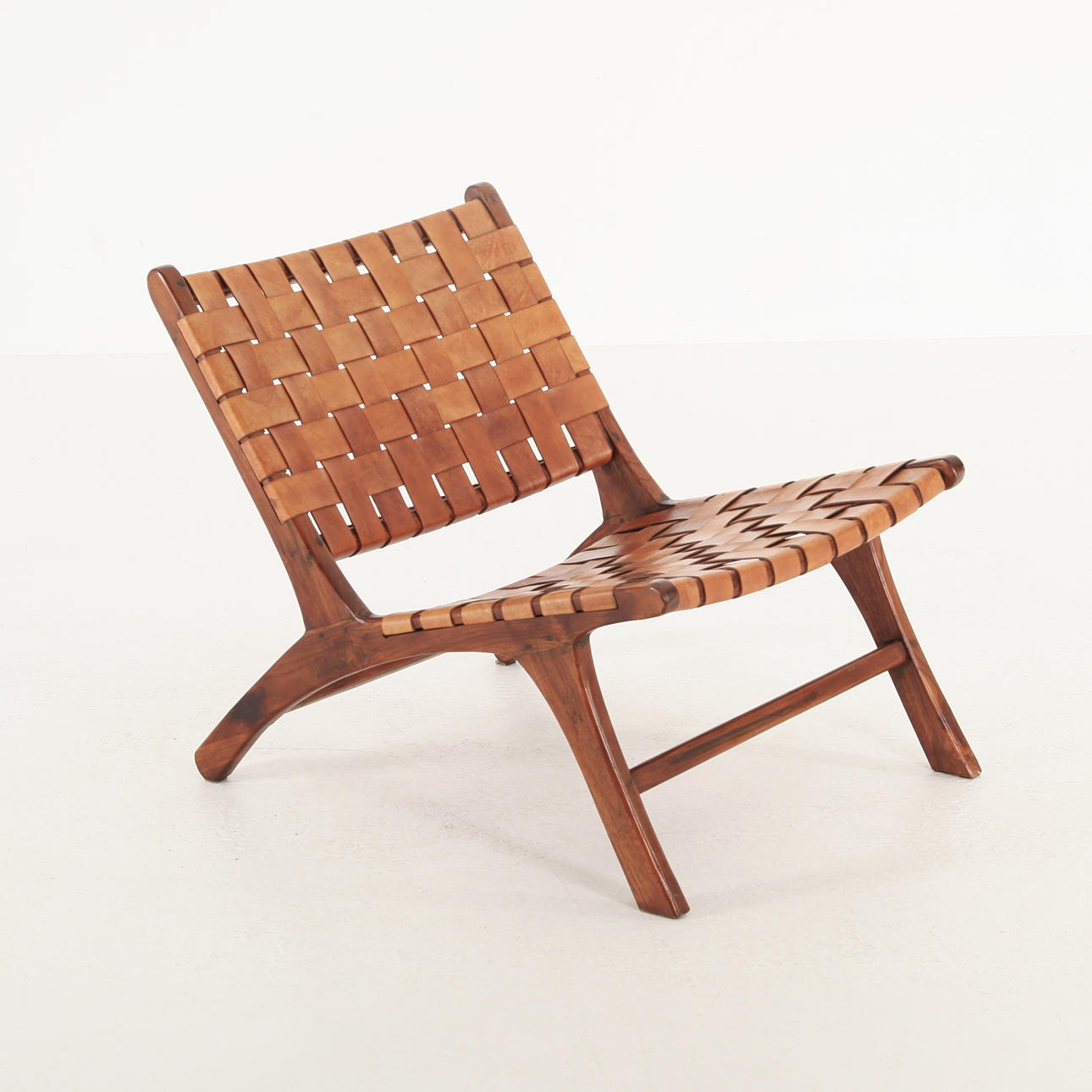LOUNGE CHAIR, Newport.