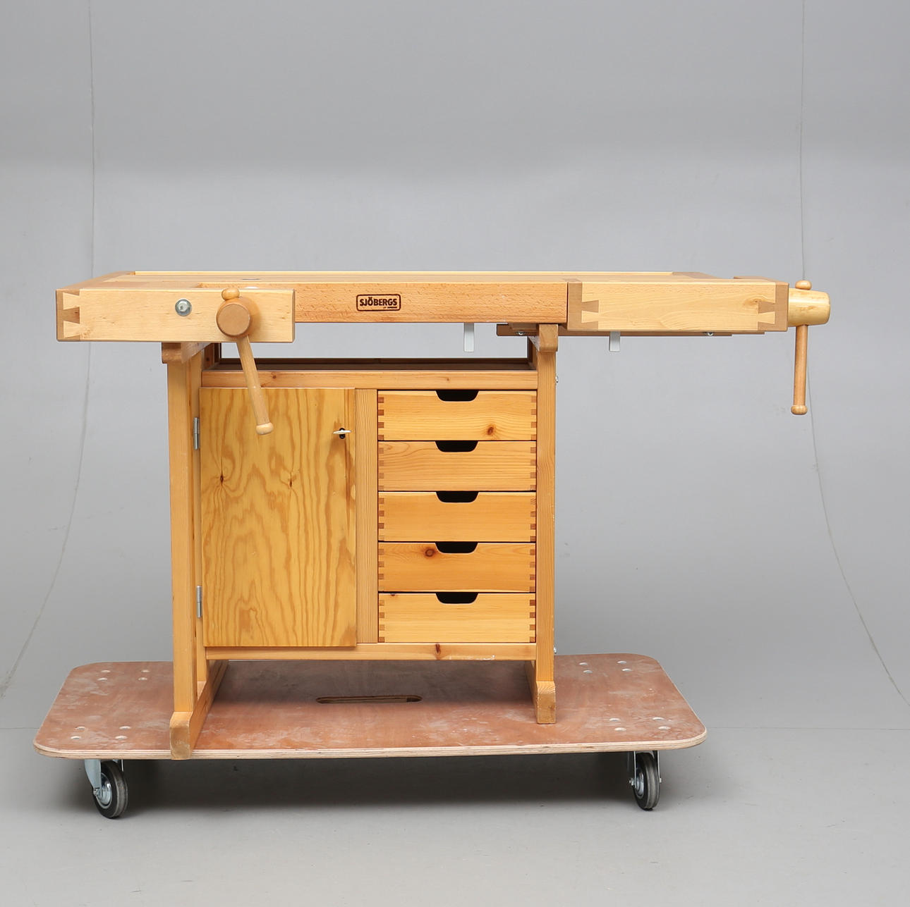 ARBETSBÄNK, Sjöbergs of Sweden, 2000-tal.