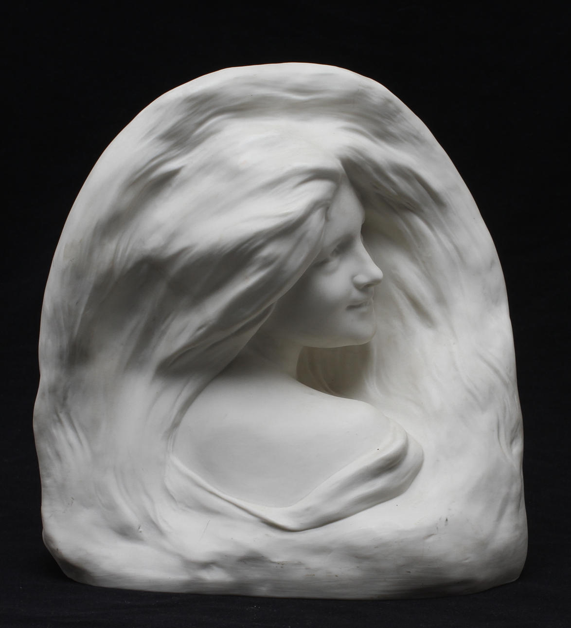 FIGURIN, parian, "Leendet", Gustavsberg 1913.