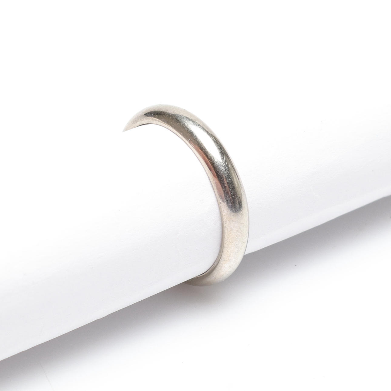 RING, 18k vitguld, vikt ca 3.8gram.