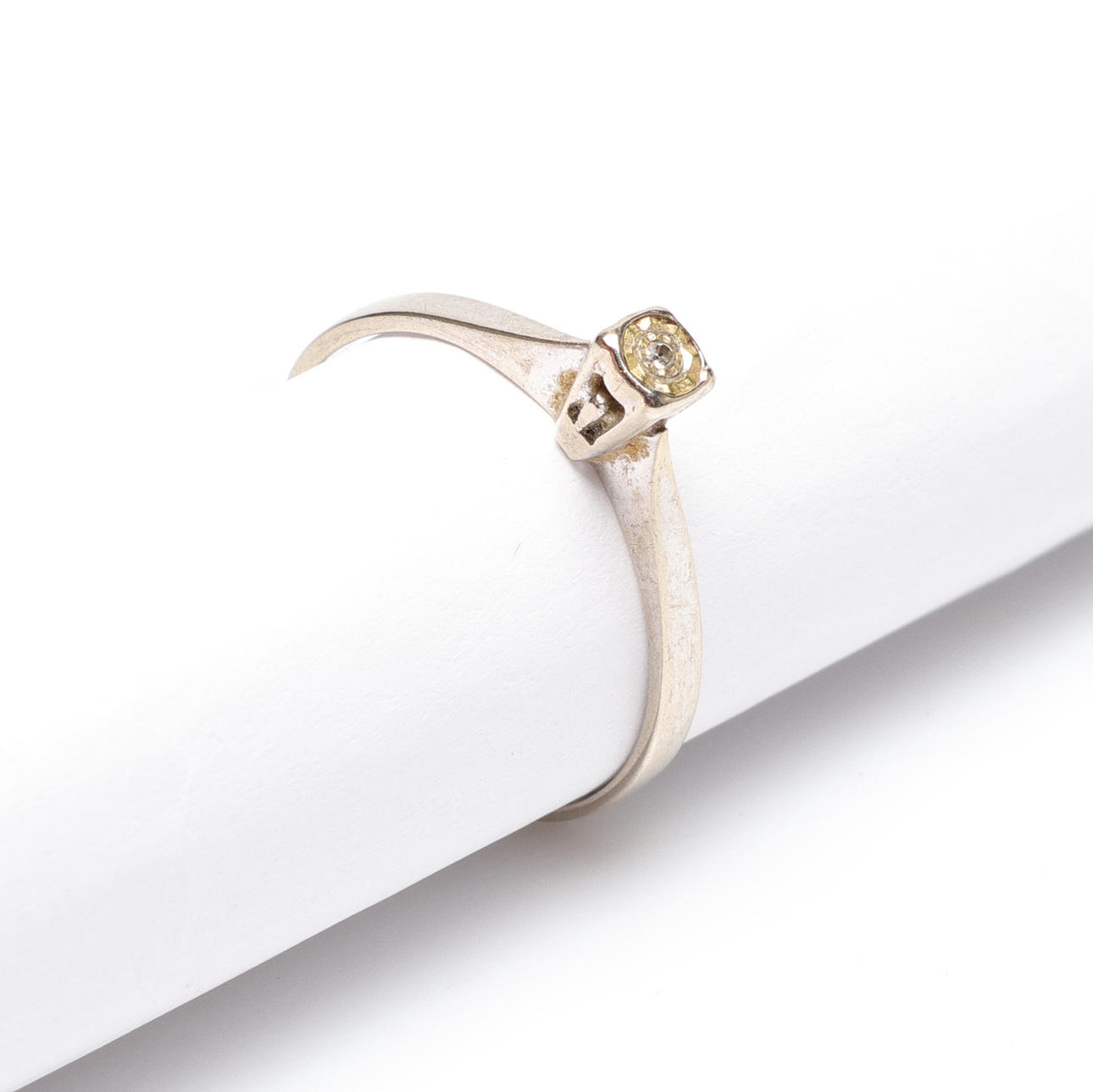 RING, 18K vitguld, vikt ca 1.6gram.