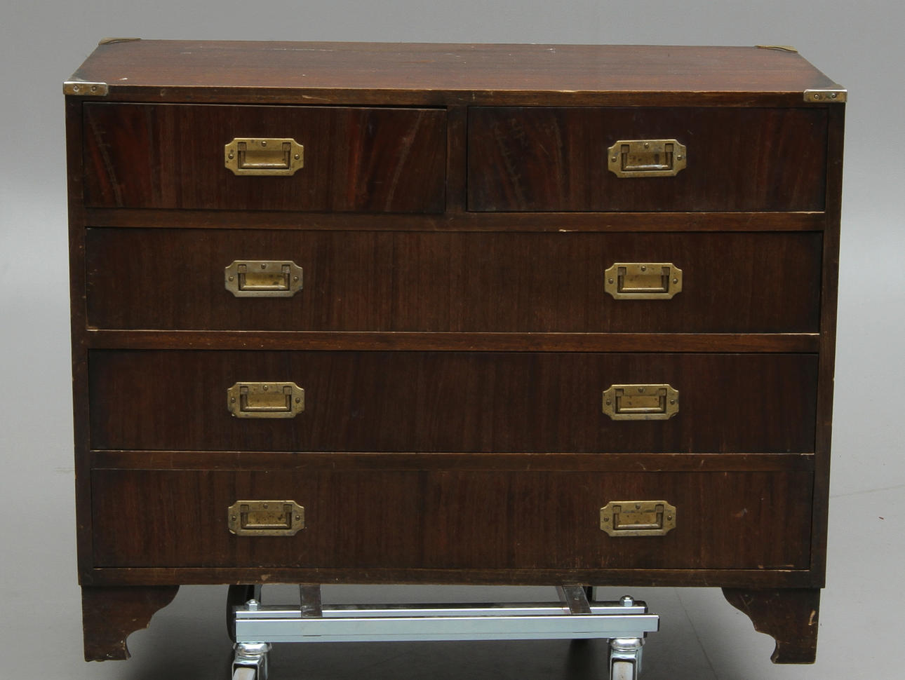 BYRÅ, engelsk stil, 1900-tal.