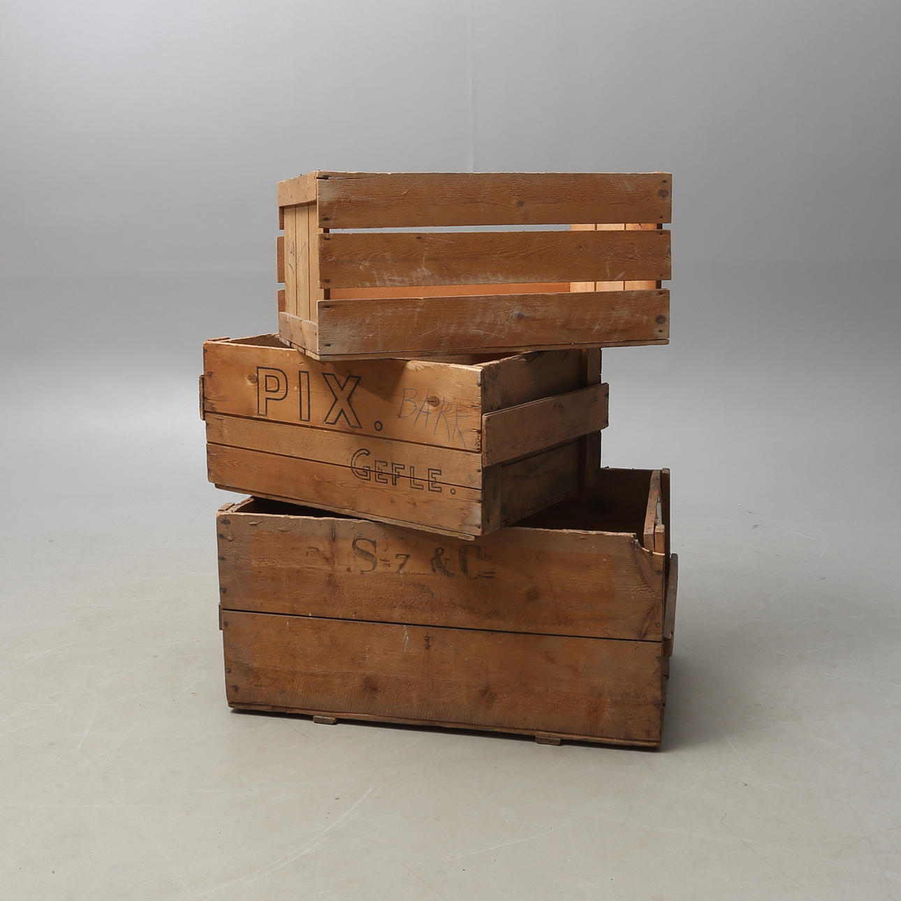 TRÄLÅDOR, 3 st, bland annat "Pix", 1900-tal.