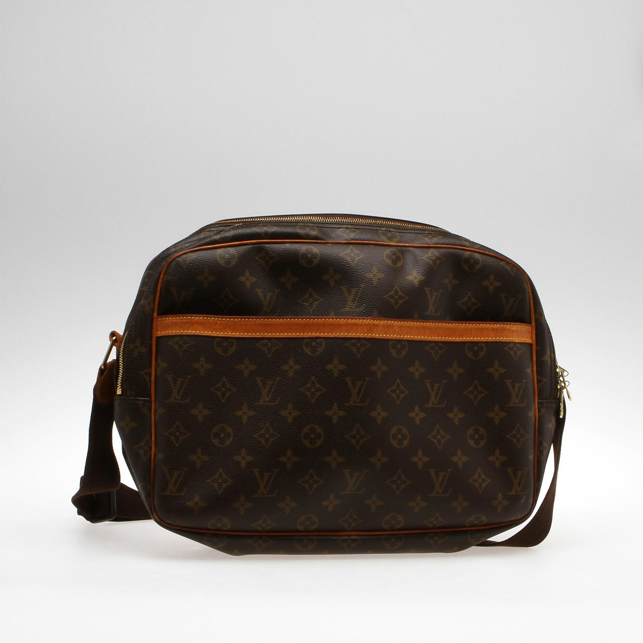 VÄSKA, "Reporter", Louis Vuitton.